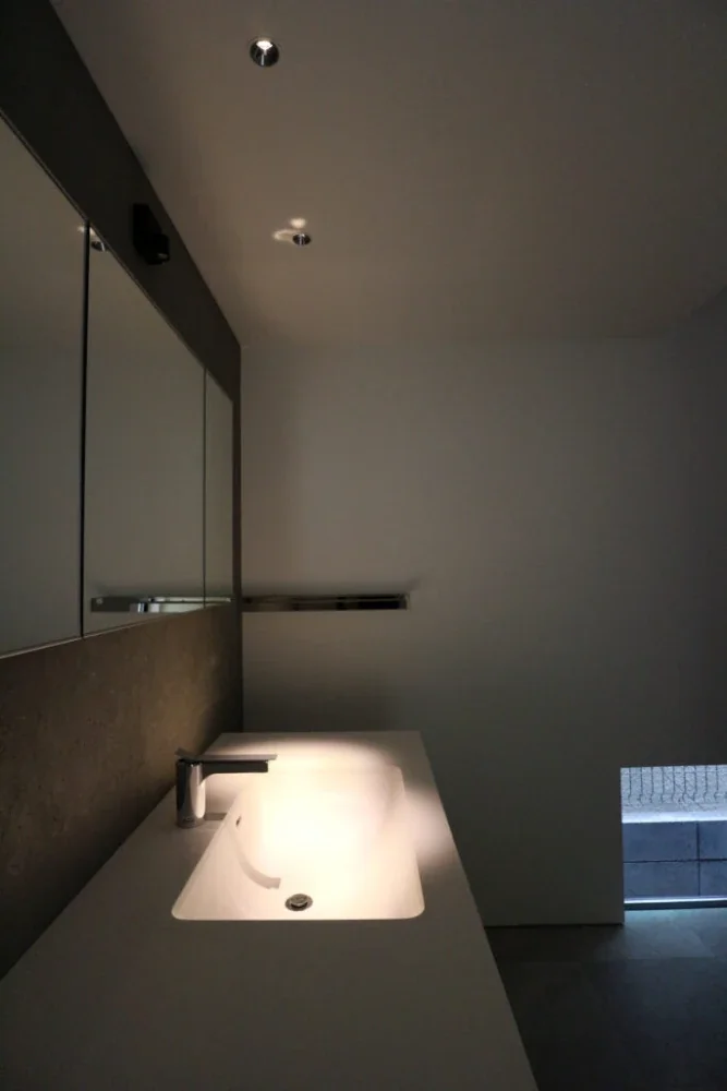 house YK -滲みの吹抜-