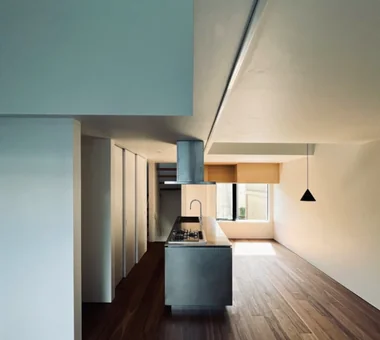 house YK -滲みの吹抜-｜自然光を取り込む家｜注文住宅｜キッチン