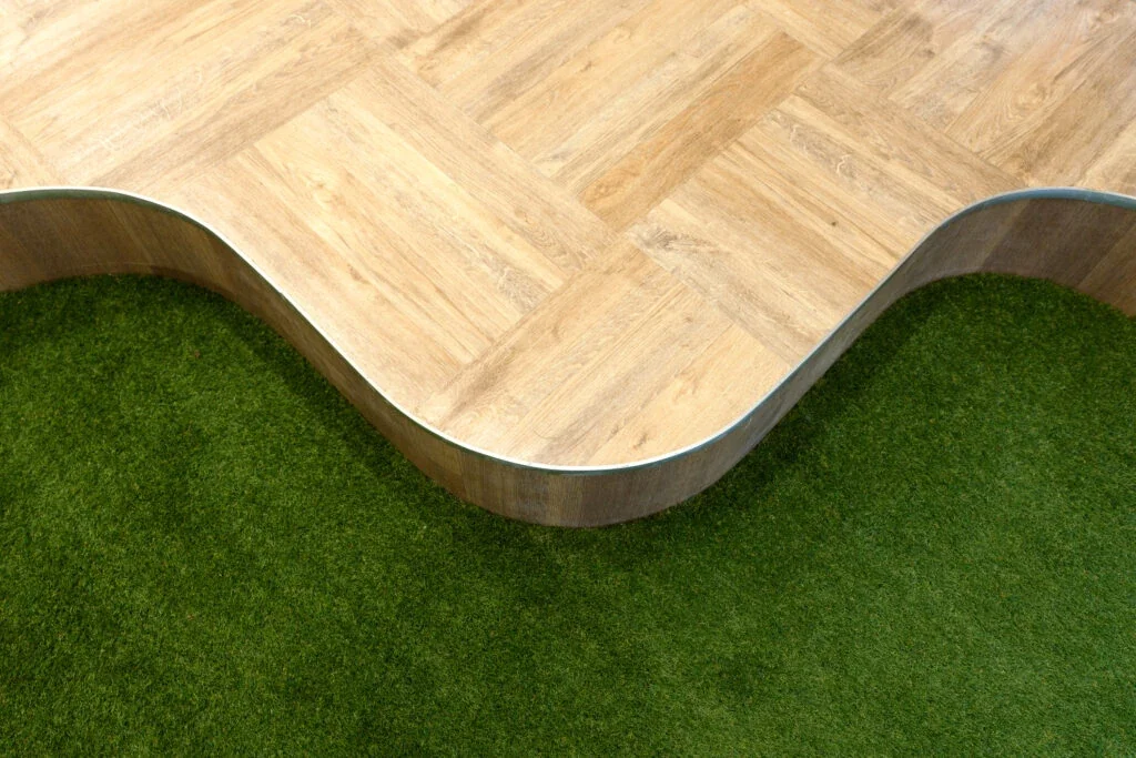 office SB -なびく帯の壁-