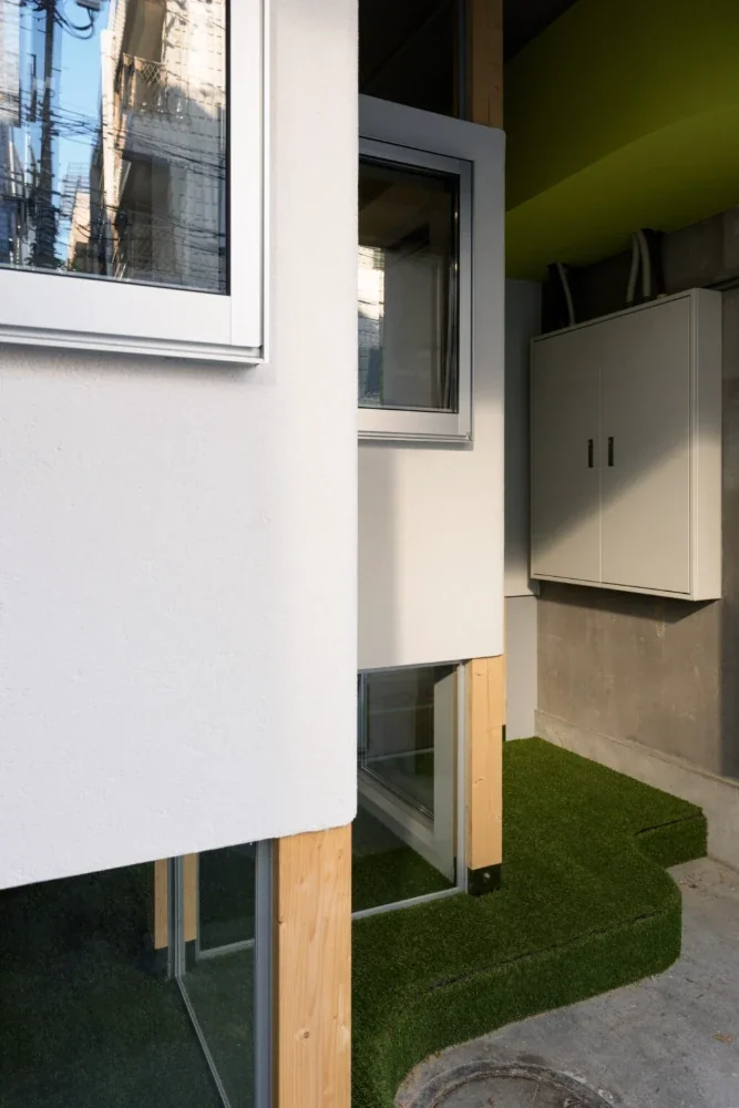 office SB -なびく帯の壁-