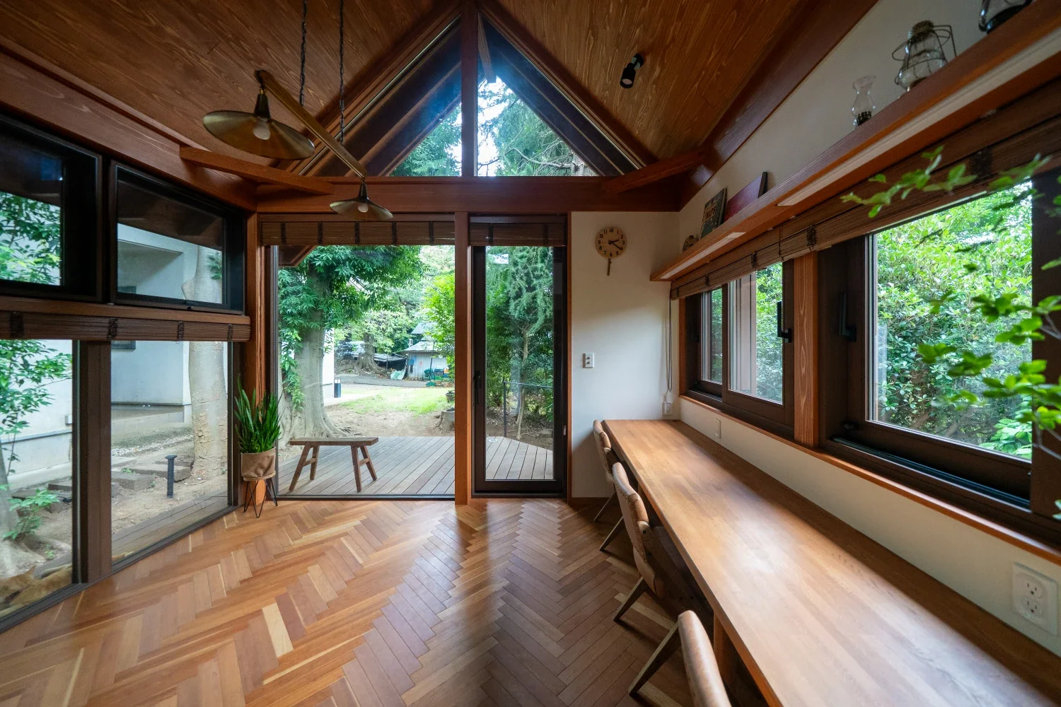 庭先の小さな部屋
