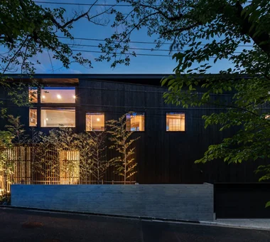 傾斜地と眺望を活かした焼杉の家｜ヌックのある家｜ルームツアー｜注文住宅