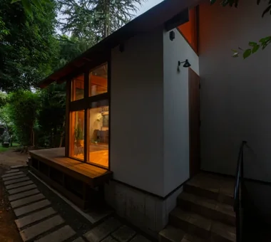 庭先の小さな部屋｜開放感のある家｜ルームツアー｜注文住宅