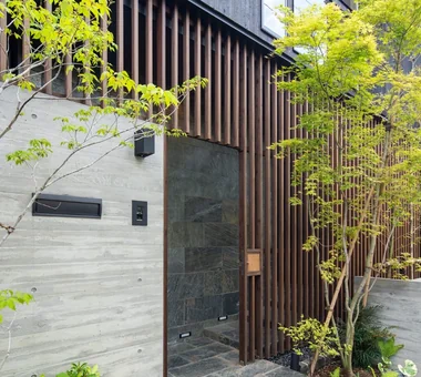 傾斜地と眺望を活かした焼杉の家｜ヌックのある家｜ルームツアー｜注文住宅