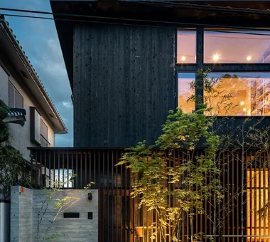 傾斜地と眺望を活かした焼杉の家｜ヌックのある家｜ルームツアー｜注文住宅