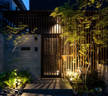 傾斜地と眺望を活かした焼杉の家｜ヌックのある家｜ルームツアー｜注文住宅