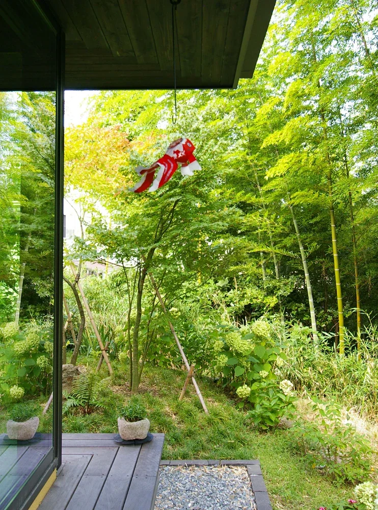 前庭のある家
