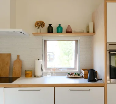 Scandinavian-Inspired Living｜Homes for Design Enthusiasts｜Custom-built house｜Kitchen
