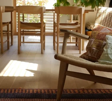 A 'Japanese and Scandinavian' Residence Arranged on a Diagonal｜Homes with Gardens｜Custom-built house｜Dining Area