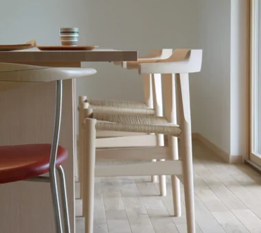 Single-story house inhabited by a chair collector｜A Residence Inspired by Scandinavian Design｜Custom-built house｜Dining Area