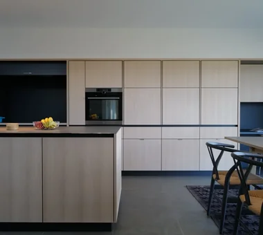 Living with a Sauna and an Inner Courtyard｜A Residence Inspired by Scandinavian Design｜Custom-built house｜Kitchen