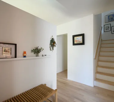 Scandinavian-Inspired Living｜Homes for Design Enthusiasts｜Custom-built house｜Stairs