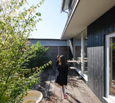 Scandinavian-Inspired Living｜Homes for Design Enthusiasts｜Custom-built house｜Terrace