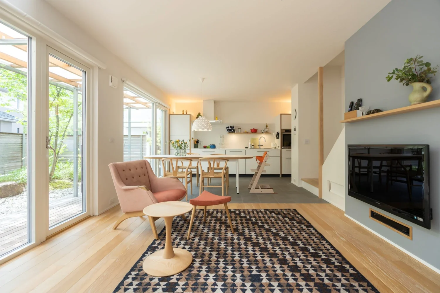 A relaxed lifestyle for a dual-income family raising children