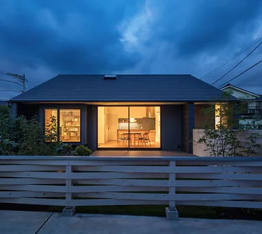 秋留野之屋｜設有壁面書架的住宅｜房屋導覽｜客製化住宅