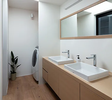 稲城之屋｜带中庭的住宅｜定制住宅｜洗手间