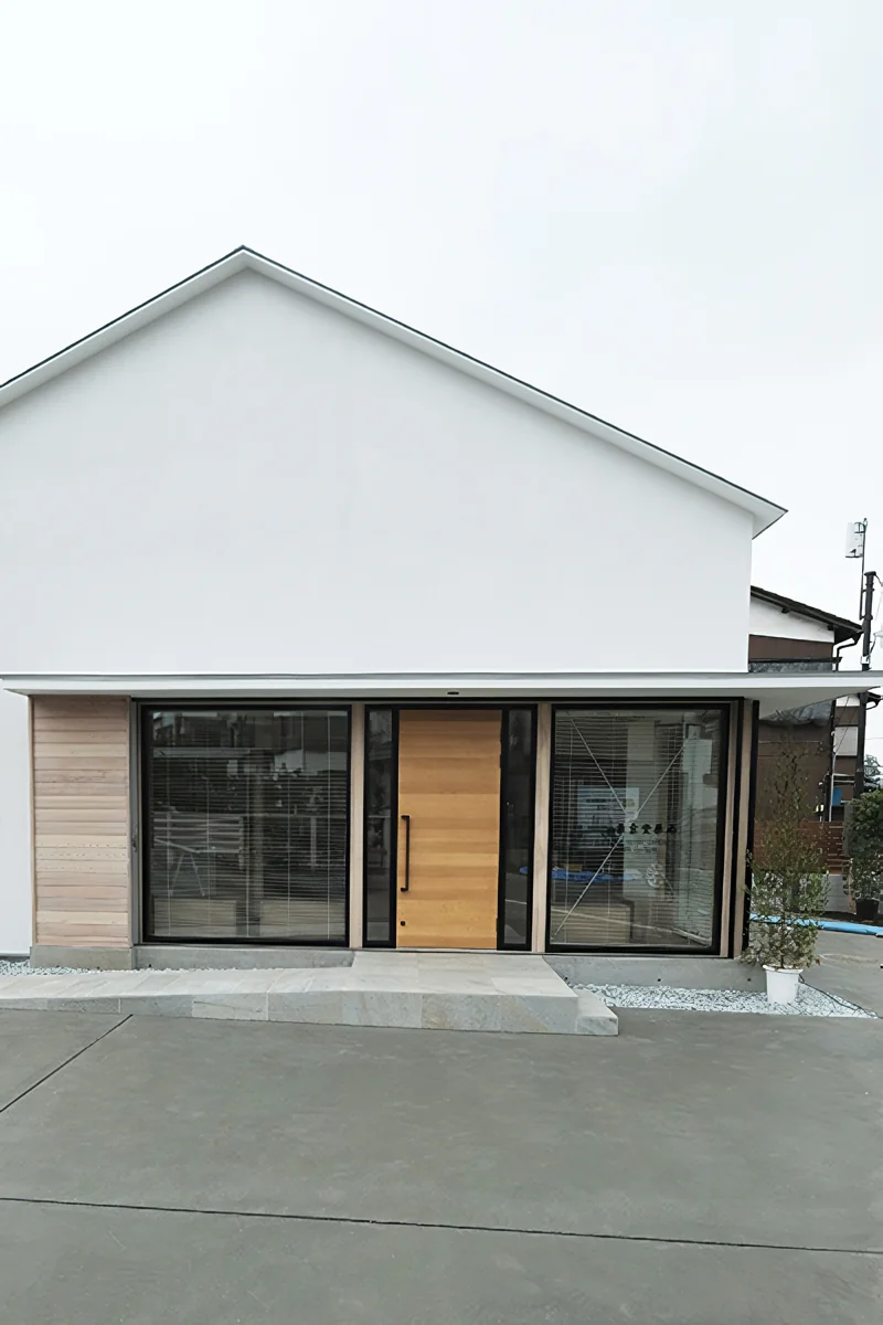 Main House and Detached Residence