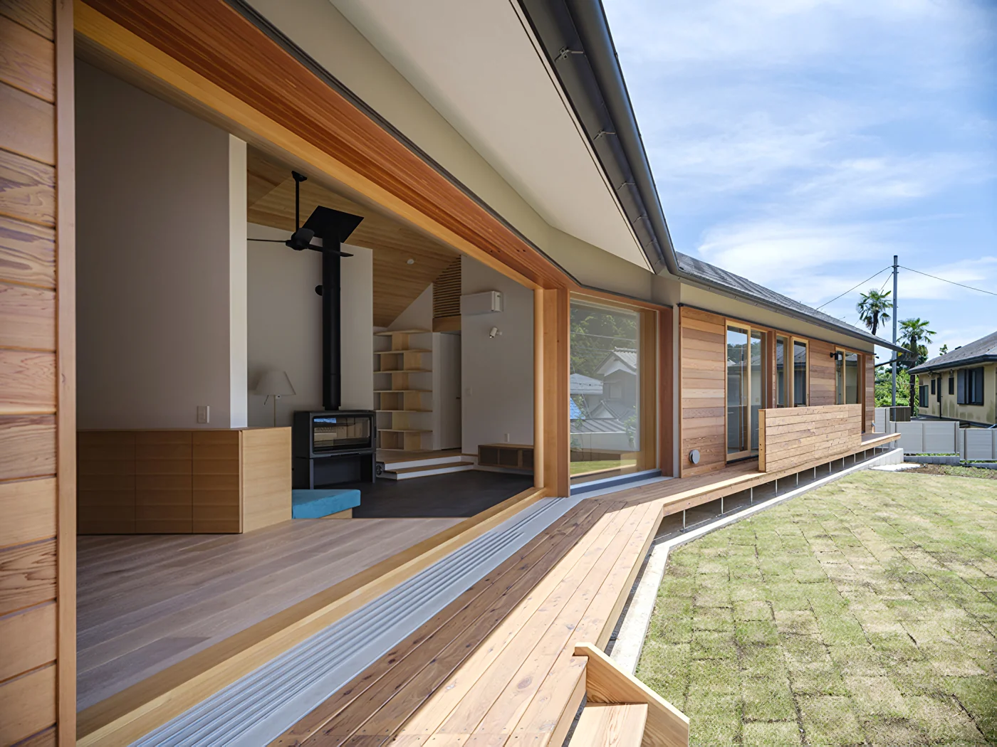 House at the Foot of Mount Takao