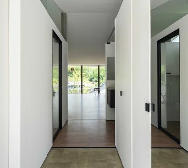 House on Kataokayama | Living beneath a large roof spanning the terrace.｜Minimalist Design Residences｜Custom-built house｜Entrance hall