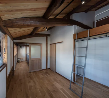 Renovation of a Traditional Farmhouse with a Large Double-Height Space | Kitamachi House｜Homes for Antique Enthusiasts｜Custom-built house｜Bedroom