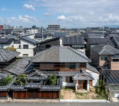 草臥之家｜戰前雙併長屋單側翻新｜熱愛烹飪者之家｜客製化住宅｜外觀