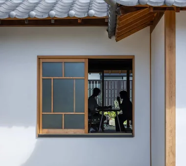 草臥之家｜戰前雙併長屋單側翻新｜熱愛烹飪者之家｜客製化住宅｜外觀