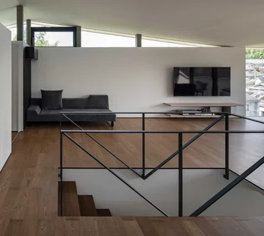 House on Kataokayama | Living beneath a large roof spanning the terrace.｜Glass-Enclosed Residences｜Custom-built house｜Living Room