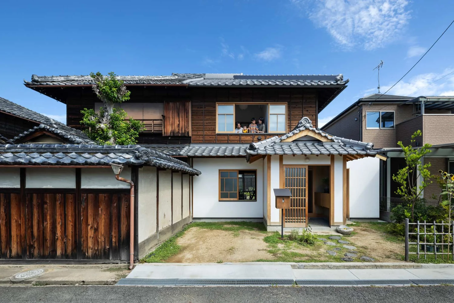 戦前のニコイチ長屋の片側リノベーション