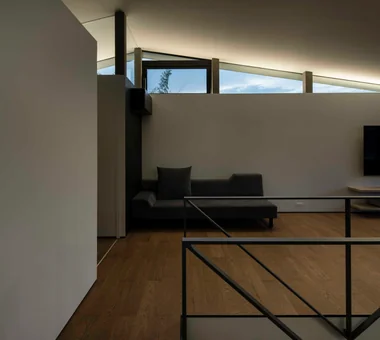 House on Kataokayama | Living beneath a large roof spanning the terrace.｜Glass-Enclosed Residences｜Custom-built house｜Living Room
