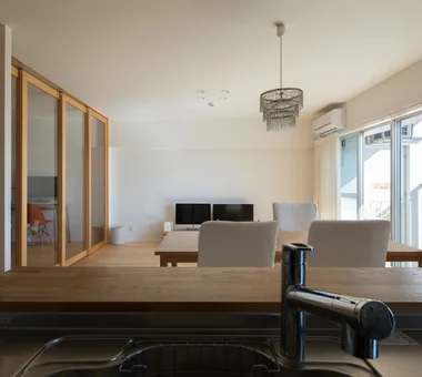 Condominium Renovation with Cross-Ventilation | 'Fukinagashi' House｜The Simple House｜Custom-built house｜Kitchen