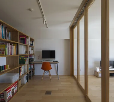 Condominium Renovation with Cross-Ventilation | 'Fukinagashi' House｜The Simple House｜Custom-built house｜Hobby room
