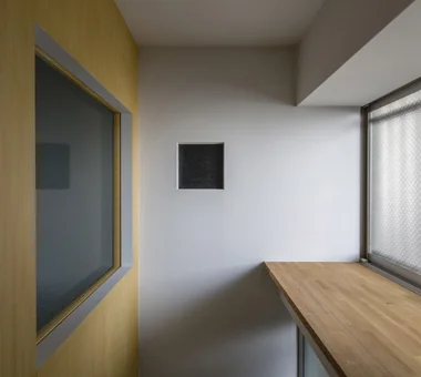 Flat with Raised Seating Area and Through-Passage | Tranquil House｜Minimalist Design Residences｜Custom-built house｜Entrance hall