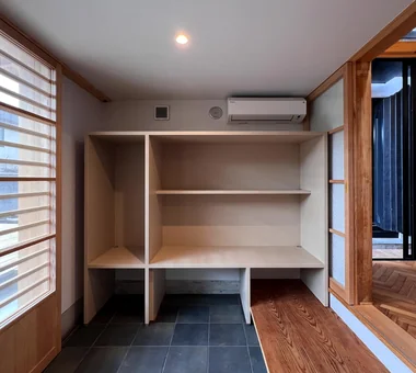 Renovation of an Urban Residence Retaining a Kura | Abeno Residence｜Homes for Design Enthusiasts｜Custom-built house｜Hobby room