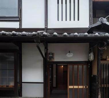 为租赁长屋引入采光的翻新｜昭和小路长屋Ⅱ｜引入自然光的住宅｜房屋参观｜定制住宅