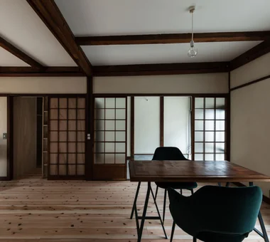 为租赁长屋引入采光的翻新｜昭和小路长屋Ⅱ｜和风现代住宅｜定制住宅｜LDK