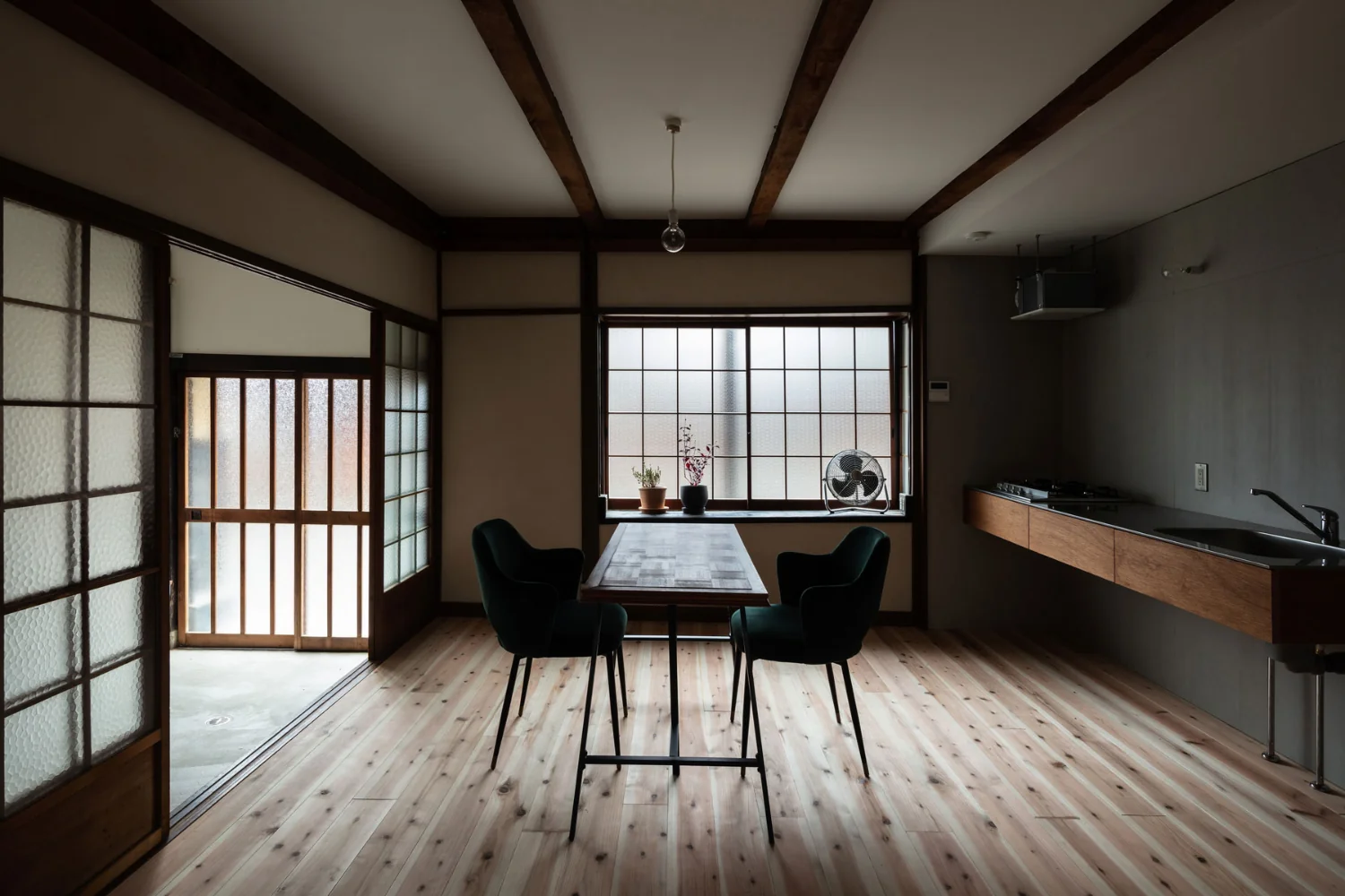 为租赁长屋引入采光的翻新｜昭和小路长屋Ⅱ