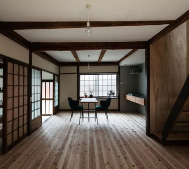 为租赁长屋引入采光的翻新｜昭和小路长屋Ⅱ｜引入自然光的住宅｜房屋参观｜定制住宅