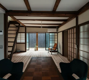 为租赁长屋引入采光的翻新｜昭和小路长屋Ⅱ｜和风现代住宅｜定制住宅｜LDK