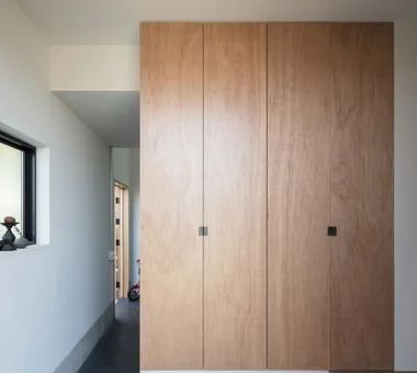 House of Four Pavilions and an Alley | Four-Corner House｜Homes Embracing Natural Light｜Custom-built house｜Entrance hall