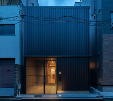 A Small House for Open Living in the Gap Between Buildings | Kigawa Row House｜Industrial Design Residences｜Room Tour｜Custom-built house