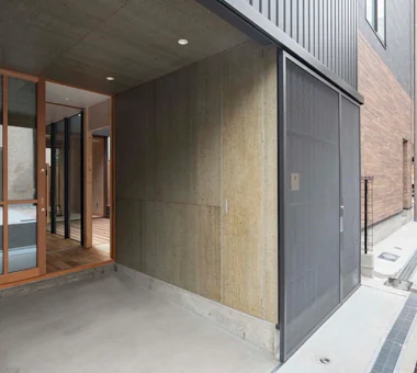 A Small House for Open Living in the Gap Between Buildings | Kigawa Row House｜Industrial Design Residences｜Room Tour｜Custom-built house