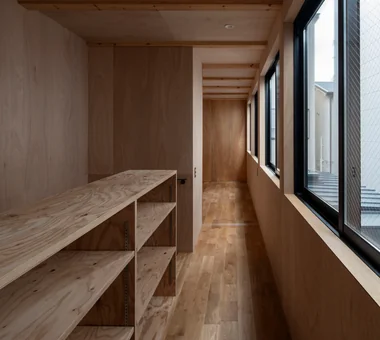 A Small House for Open Living in the Gap Between Buildings | Kigawa Row House｜Industrial Design Residences｜Room Tour｜Custom-built house