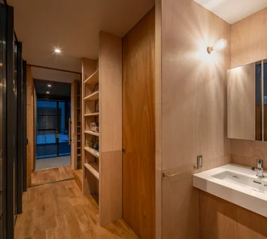 A Small House for Open Living in the Gap Between Buildings | Kigawa Row House｜Industrial Design Residences｜Room Tour｜Custom-built house