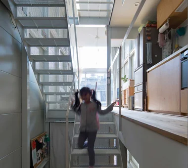 Narrow Skip-Floor Steel-Frame Garage House | ' ' House｜Compact House｜Custom-built house｜Stairs