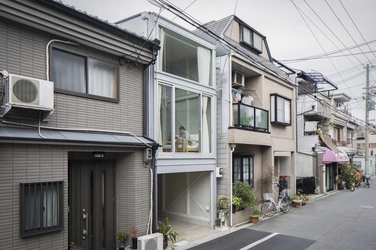 鋼骨造狹小跳層車庫住宅
