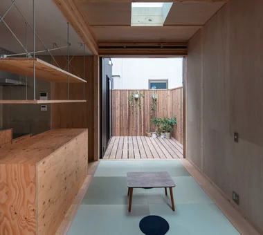 A Small House for Open Living in the Gap Between Buildings | Kigawa Row House｜Industrial Design Residences｜Room Tour｜Custom-built house