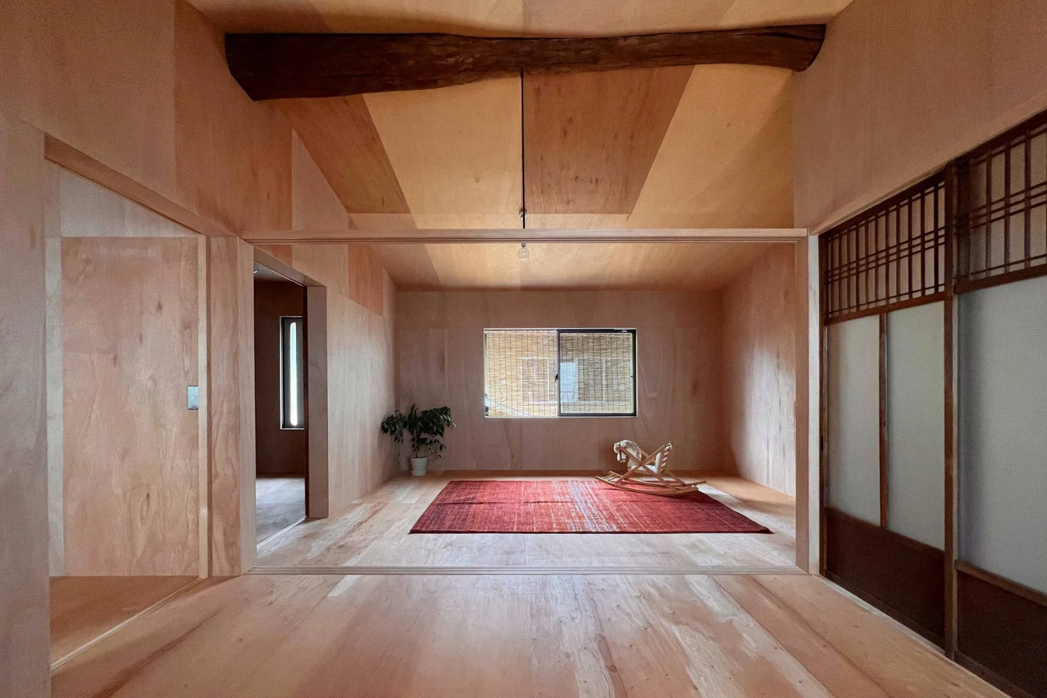 Utilizing the machiya module, fittings can be moved according to functional needs to optimize usability.｜Layering a Studio Apartment and a Traditional Kyoto Townhouse — Row House III on Showa Lane