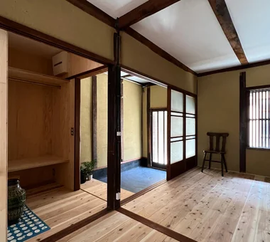 一室公寓与京都町家的叠合｜昭和小路长屋Ⅲ｜现代住宅｜定制住宅｜玄关