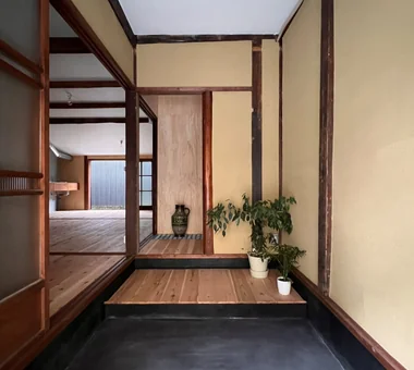 一室公寓与京都町家的叠合｜昭和小路长屋Ⅲ｜现代住宅｜定制住宅｜玄关