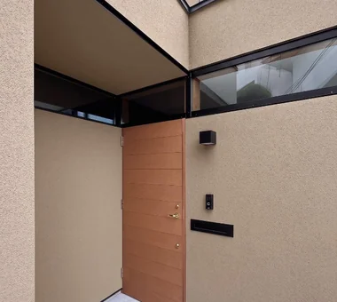 善用截角基地的小住宅｜街角之家｜入口通道｜客製化住宅